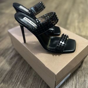 Steve Madden Lunna Heels in Black